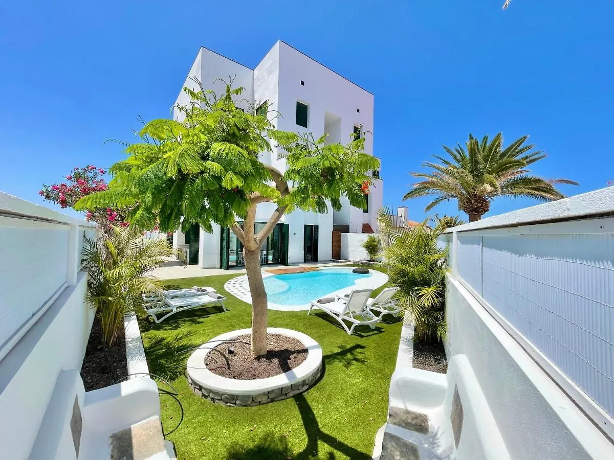 Taucho - Private, Heatable Pool, Bbq, 4 Bedrooms - Vivienda Vacacional 푸에르토 데 산티아고